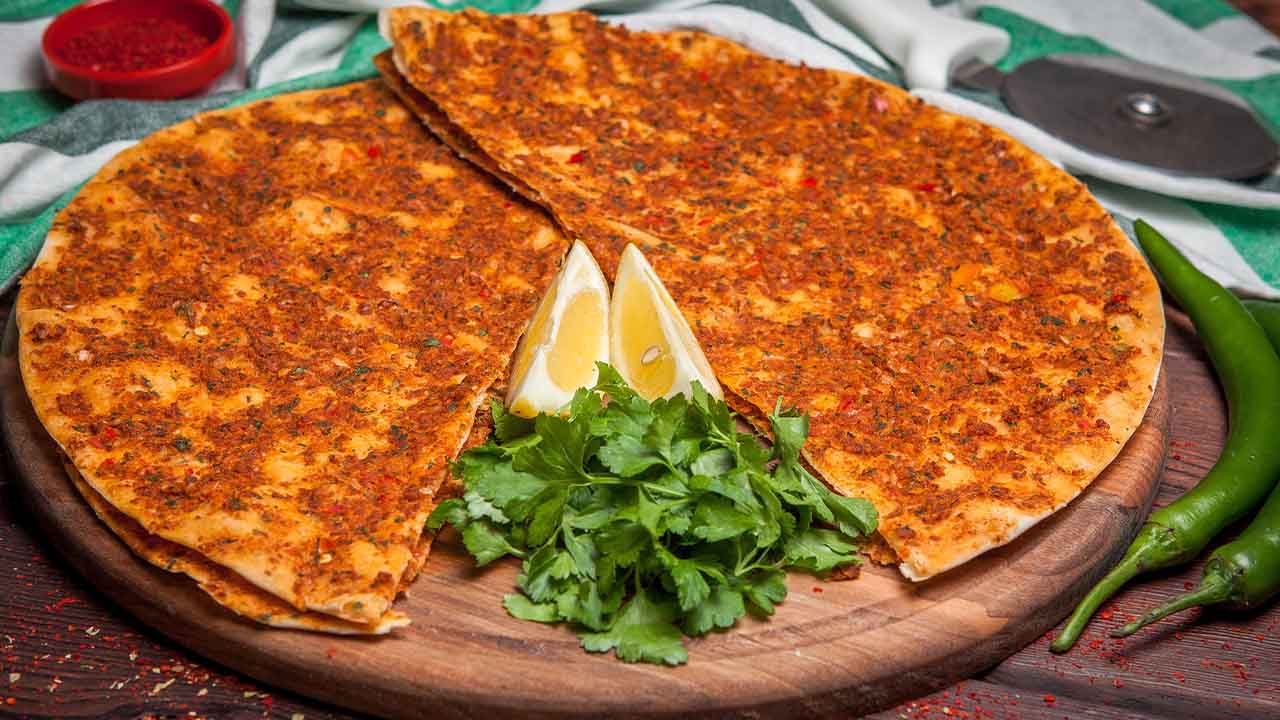 Gaziantep yöresel lezzetleri- lahmacun