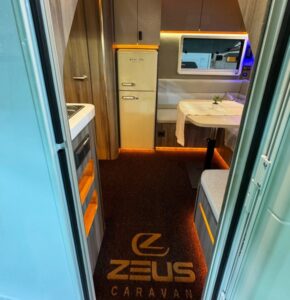 Zeus_Caravan_Beeline_İç_Koridor